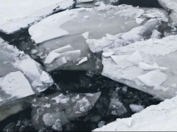 На Волині троє дітей провалилися під лід, одна – загинула 