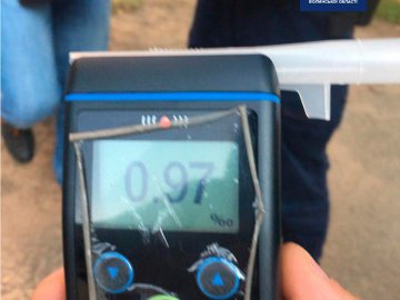 П’яні і без водійських прав: у Луцьку вночі патрульні зловили 5 горе-кермувальників