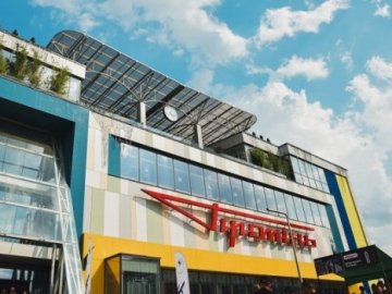 Луцька влада вдруге хоче забрати в «Променя» парковку