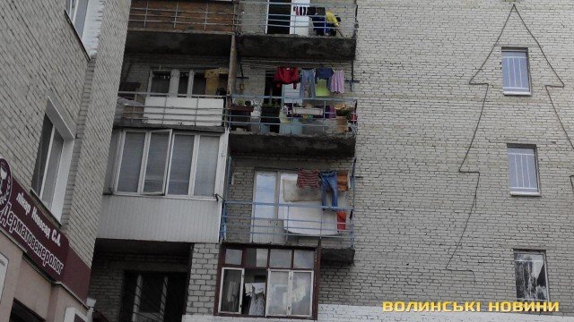 У Луцьку – задимлення у квартирі: працюють рятувальники