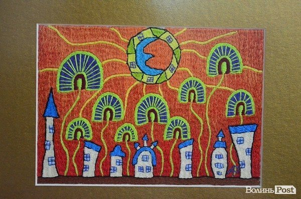 У Луцьку відкрили виставку вишивки Анжеліки Рудницької. ФОТО