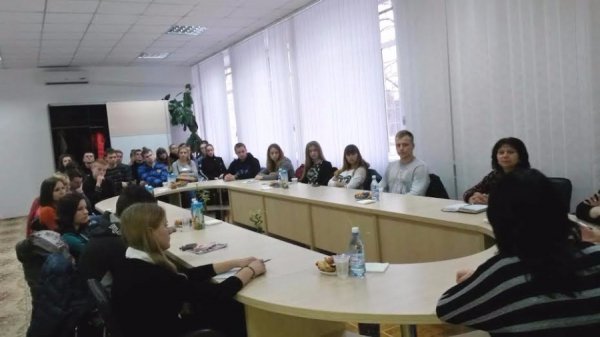 Луцькі волонтери ділились досвідом із учасниками «Волонтерського інкубатора». ФОТО