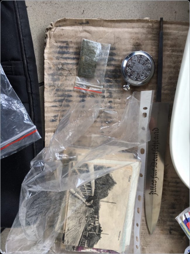 З Волині у Польщу чоловік хотів вивезти купу раритетів