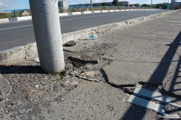 Луцькі «мости на мільйон» сипляться. ФОТО