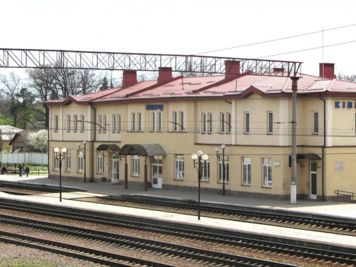 У Ківерцях двоє чоловіків побили машиністів на вокзалі: один відбувся штрафом, другий — тюрмою