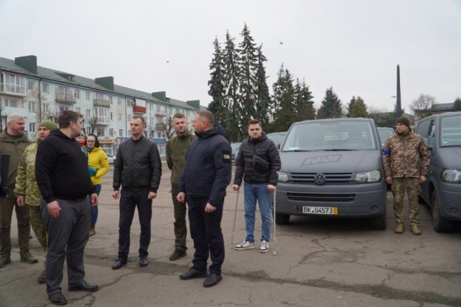 На Волині військовим передали 50 автомобілів