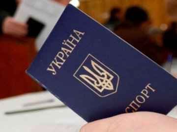 На Волині мама підлітка через суд відмовилася від ID-картки з чіпом