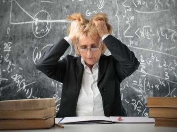 Освітянам та медикам Володимира бракує грошей на зарплату