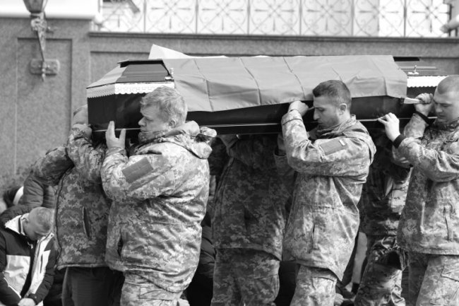 Луцьк - у скорботі: в останню дорогу провели Героя Едуарда Ковальчука