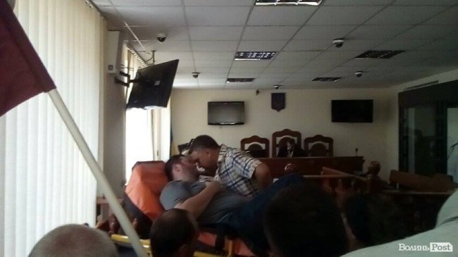 Олександр Тиводар радиться з захисником