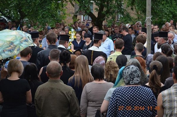 Поховали загиблого під Волновахою нововолинця. ФОТО. ВІДЕО