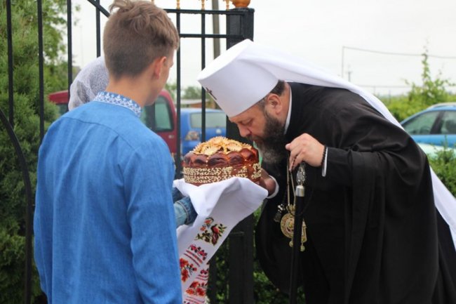 Владика Михаїл вперше відправив святкову службу у волинському селі. ФОТО