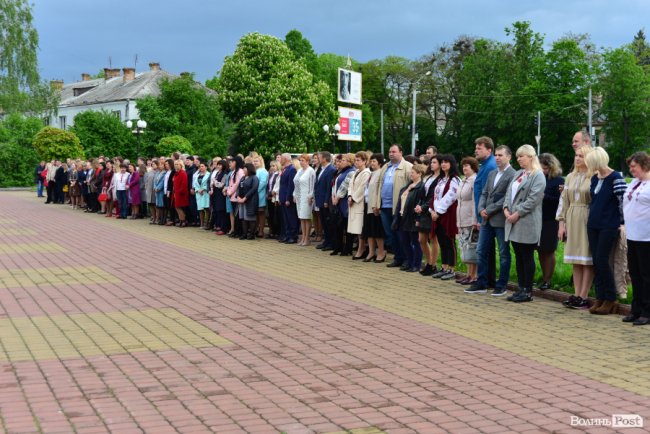 Працівники Волинської ОДА вбралися у вишиванки. ФОТО
