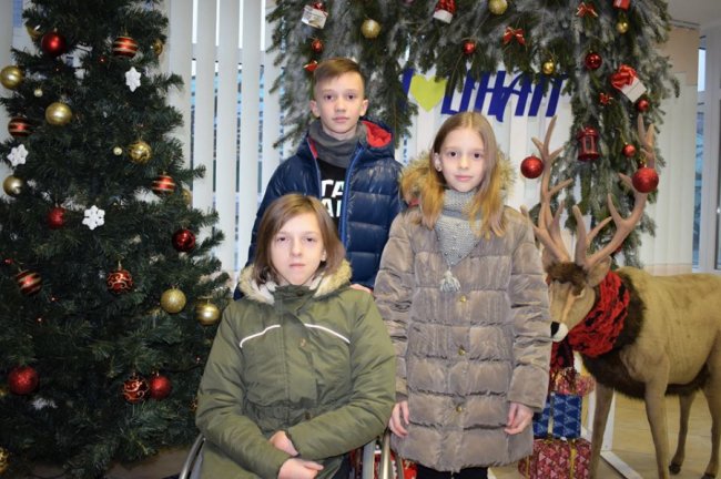 У луцькому ЦНАПі з'явилася новорічна фотозона