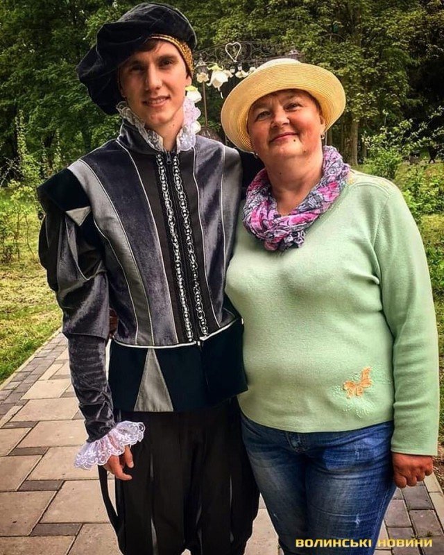 У родині актора-любителя з Луцька на рак хворіють і він, і його матір: небайдужих благають про допомогу