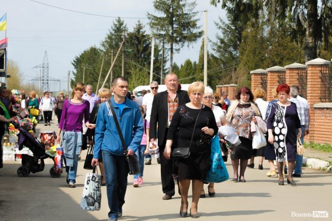 Провідна неділя: у Гаразджі пом’янули тих, хто пішов у засвіти. ФОТО