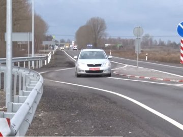 Острівці безпеки чи небезпеки: на Волині водії нарікають на обмежувачі швидкості на дорогах