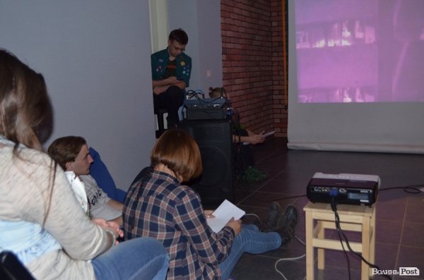 «Двоє на одного»: поетичні читання в Луцьку. ФОТО