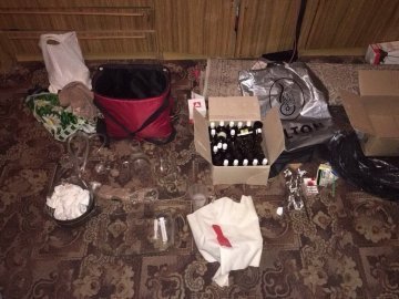 СБУ викрила групу, яка займалась виготовленням і контрабандою наркотиків. ФОТО