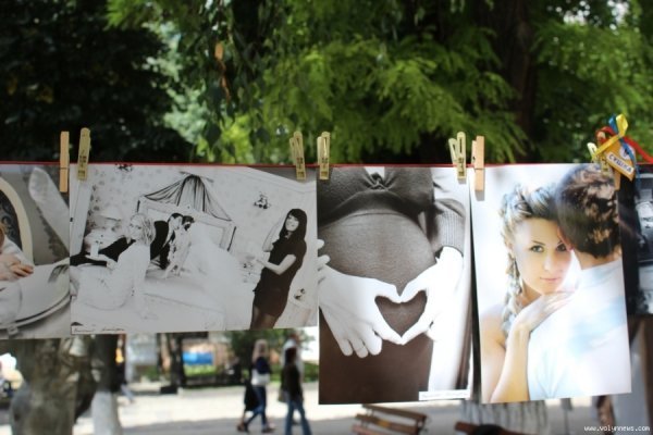 У центрі Луцька ‒ фотовиставка в сквері. ФОТО