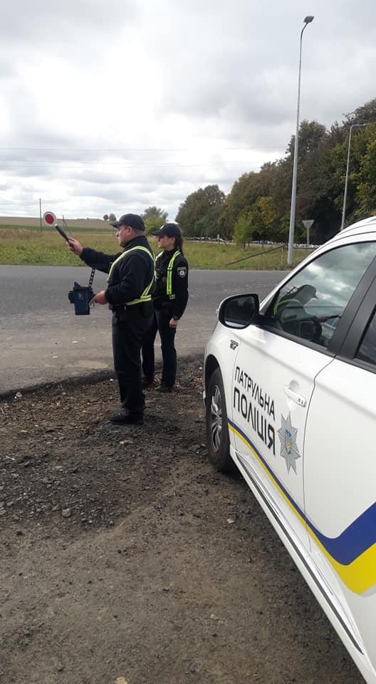 За годину волинські патрульні з радарами зупинили 10 водіїв, які перевищували швидкість. ФОТО