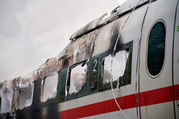 У Німеччині на ходу загорівся потяг із пасажирами