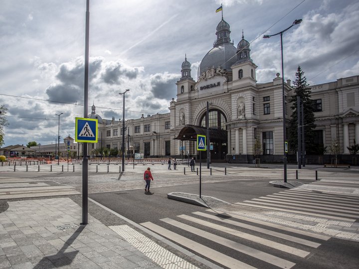 Як доїхати з автовокзалу до ЖД вокзалу у Львові