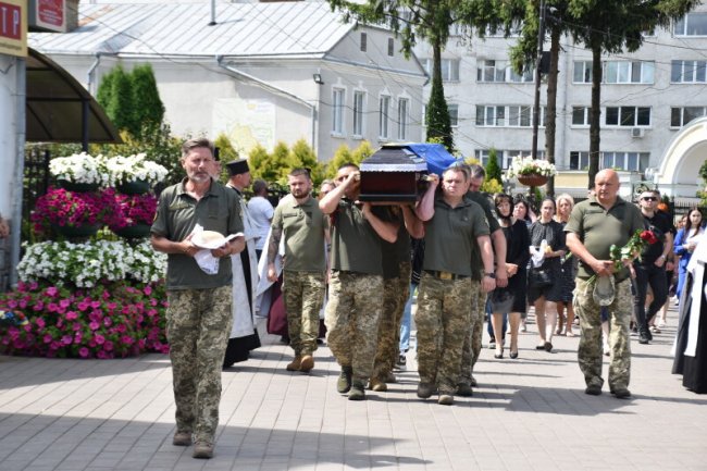 Лучани провели в останню дорогу Героя Олексія Ходирєва