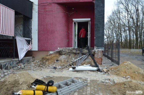 Подробиці пожежі у луцькому більярдному клубі. ФОТО