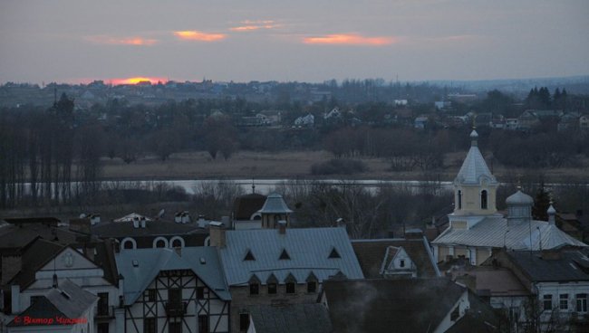 Вечірній Луцьк: фотограф показав красу міста