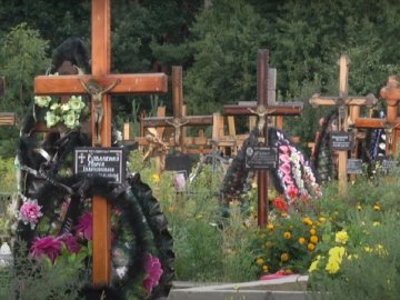 Луцьк купив пів гектара землі для розширення кладовища. ВІДЕО