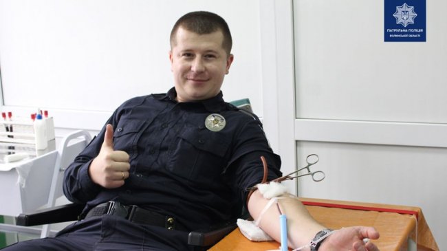 Волинські патрульні здали кров для постраждалих в ДТП