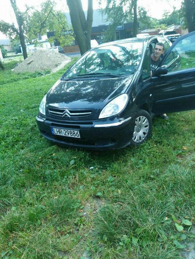 Буси, джипи, «бляхи»: у луцькому парку штрафували автоандонів. ФОТО