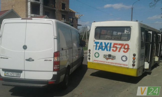 У Луцьку бус зіткнувся з маршруткою