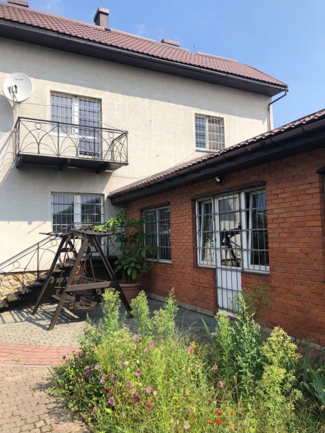 На Львівщині у «реабілітаційному центрі» незаконно утримували десятки людей. ФОТО