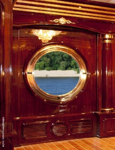 У Януковича є палац на воді, який коштує 75 мільйонів гривень. ФОТО