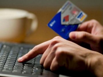 Шахрай обдурив юну волинянку на 22 тисячі гривень