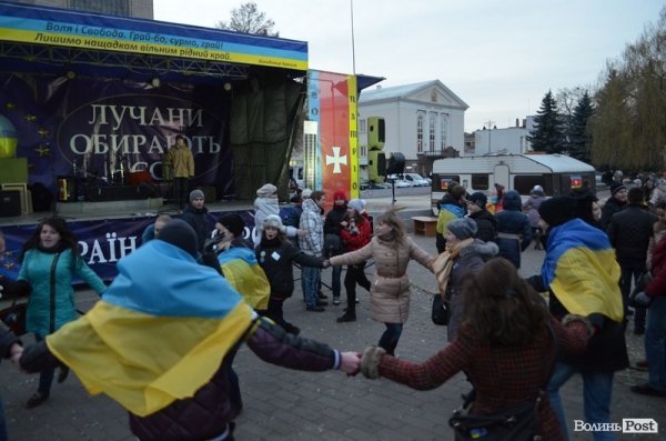 Третій день Нового Майдану у Луцьку. ФОТО