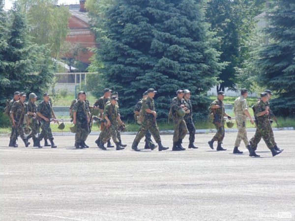 Волинським посадовцям показали солдатське життя. ФОТО