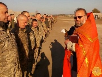 Священики передали допомогу волинським військовим