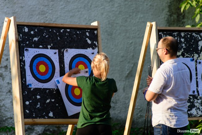 Єдина у Луцьку секція стрільби з лука провела перше відкрите тренування. ФОТО