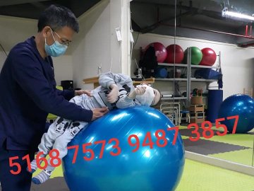 Важкохворий хлопчик з Волині лікується у китайській клініці