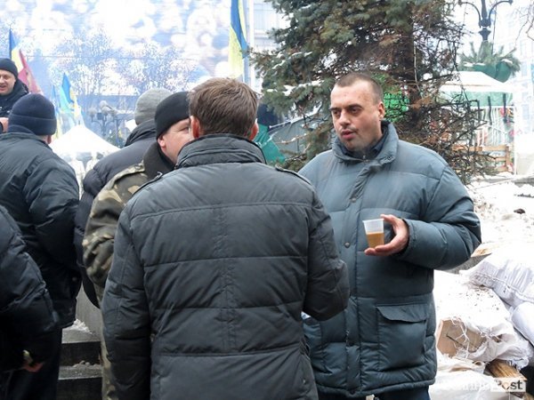 Ті, хто нас оберігає: чоловіки Майдану. НОТАТКИ ОЧЕВИДЦЯ. ФОТО