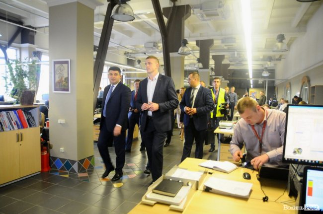 Екскурсія для Володимира Гройсмана по «Modern-Expo»