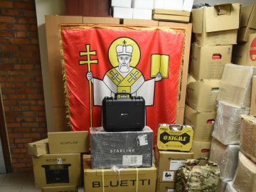 Дрони, старлінки, зарядні станції та інструмент: Луцька громада передала чергову партію допомоги для ЗСУ