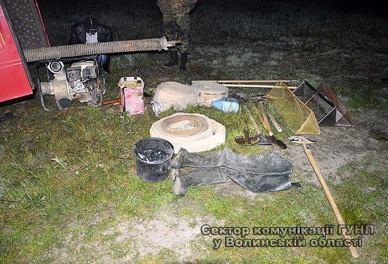 На Волині виявили автомобіль із реманентом для видобутку бурштину. ФОТО