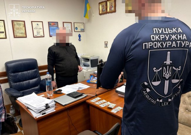 У Луцьку адвоката затримали на отриманні 00 хабара, - прокуратура