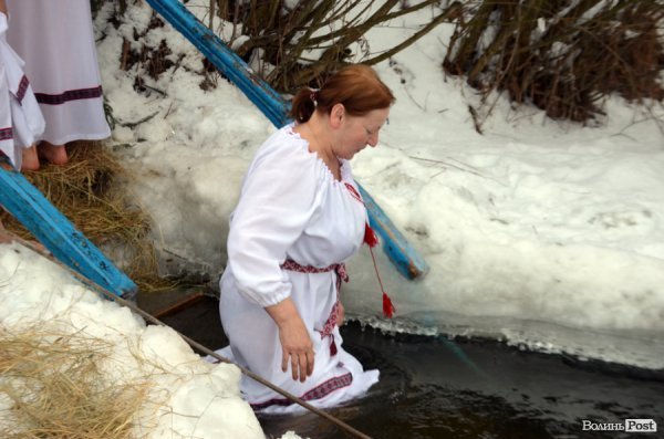 Лід, ополонка та Йорданська вода: Водохреще у Луцьку 