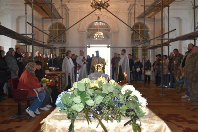 Загинув на Херсонщині: у Луцьку попрощалися з Героєм Андрієм Булгаковим