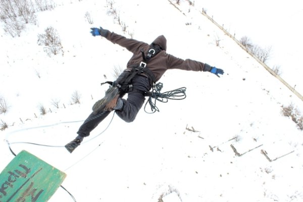 У Луцьку голий чоловік стрибнув з 50-метрової висоти. ФОТО